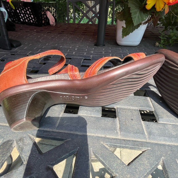 Lightly used Naots size 9 (40) - Picture 6 of 8